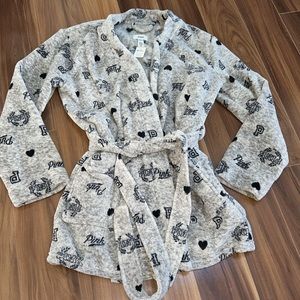 XS / Small Victoria’s Secret PINK plush robe new